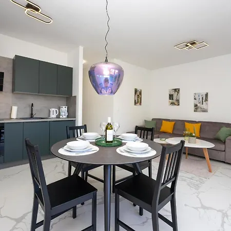 2 Bedroom Awesome In Seget Donji *