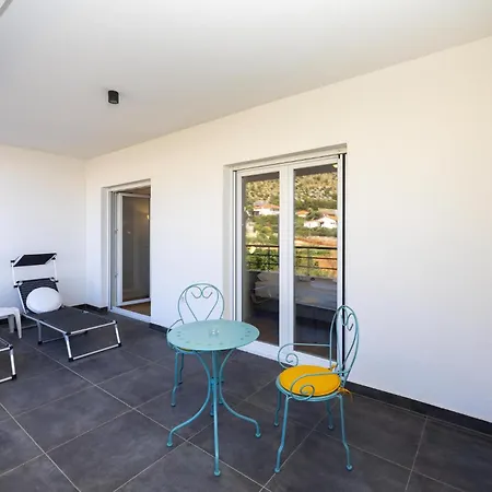 2 Bedroom Awesome In Seget Donji * Trogir