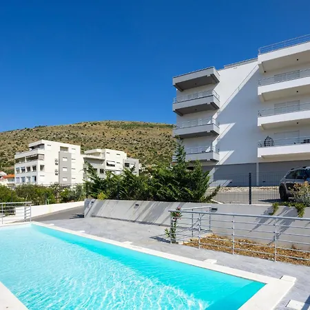 Daire 2 Bedroom Awesome In Seget Donji *