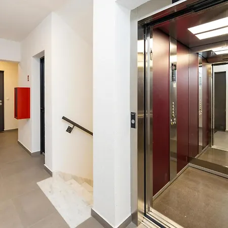 2 Bedroom Awesome In Seget Donji Trogir