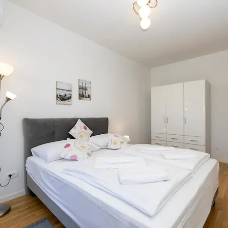 2 Bedroom Awesome In Seget Donji Trogir